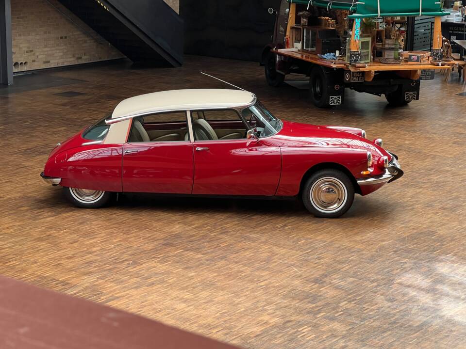 Image 9/37 of Citroën ID 19 (1967)
