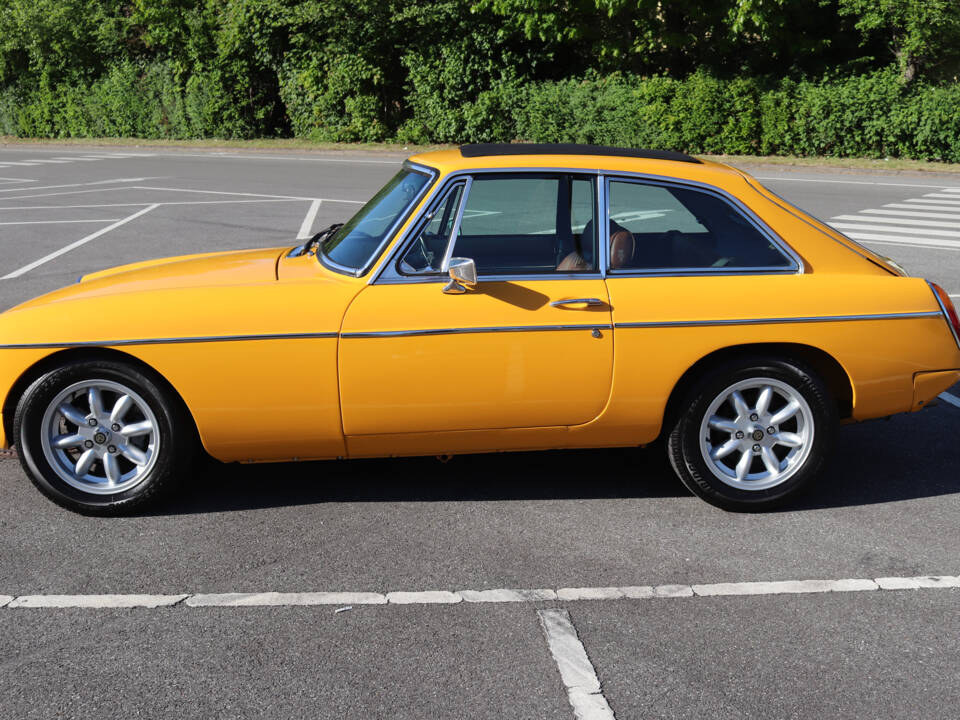 Image 4/19 of MG MGB GT (1978)