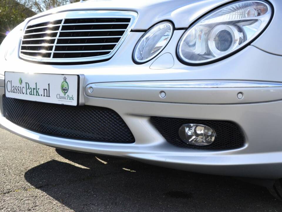 Imagen 59/100 de Mercedes-Benz E 55 AMG (2003)