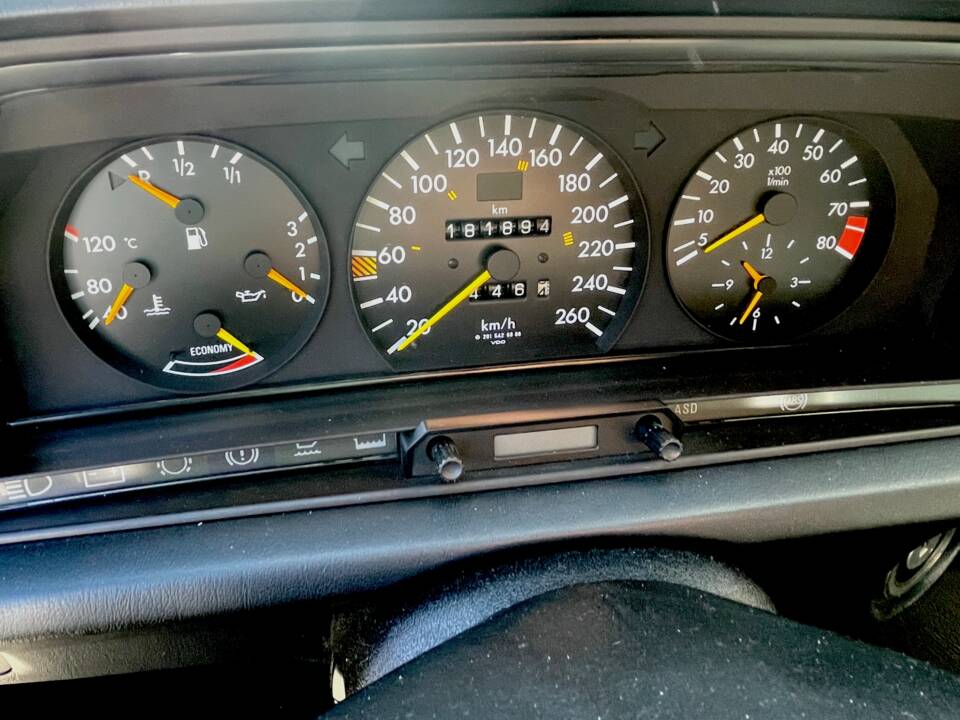 Bild 9/20 von Mercedes-Benz 190 E 2.5-16 Evolution I (1989)