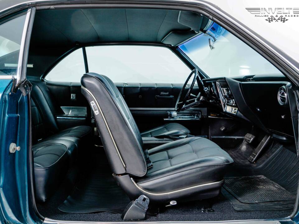 Image 13/16 of Oldsmobile Toronado (1967)