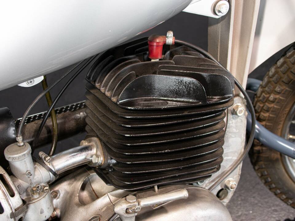 Image 47/50 of Greeves DUMMY (1963)