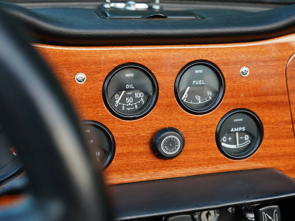 Image 50/50 of Triumph TR 250 (1968)