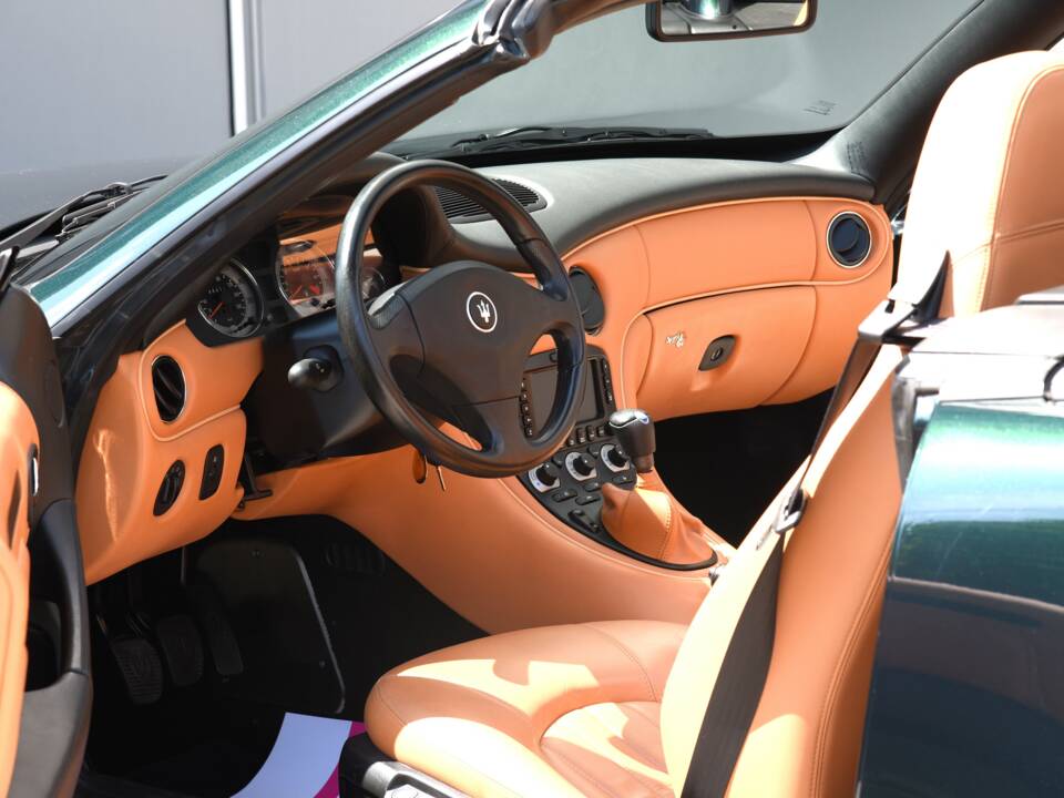 Imagen 8/17 de Maserati Spyder 4200 (2002)