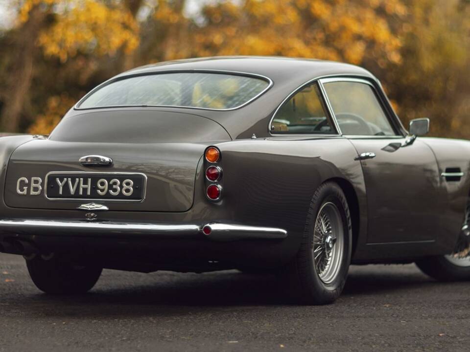 Image 36/50 of Aston Martin DB 4 (1962)