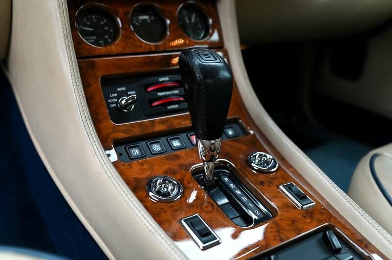 Bild 17/25 von Bentley Turbo R (1996)