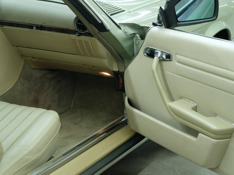 Image 27/50 de Mercedes-Benz 450 SLC 5,0 (1978)