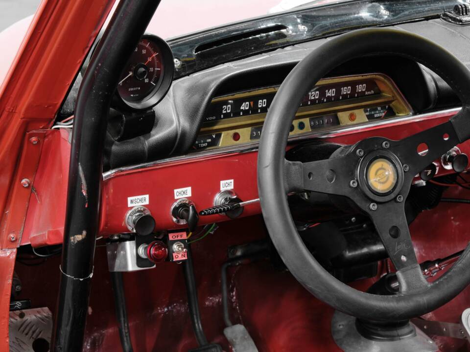 Image 8/41 of Volvo P 122 S (1966)