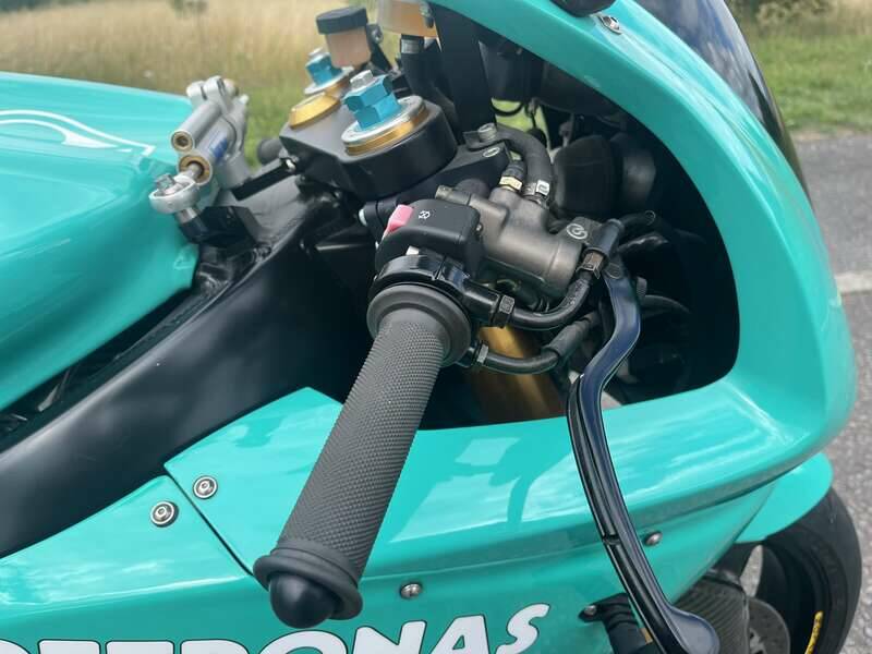 Bild 10/35 von Petronas DUMMY (2003)