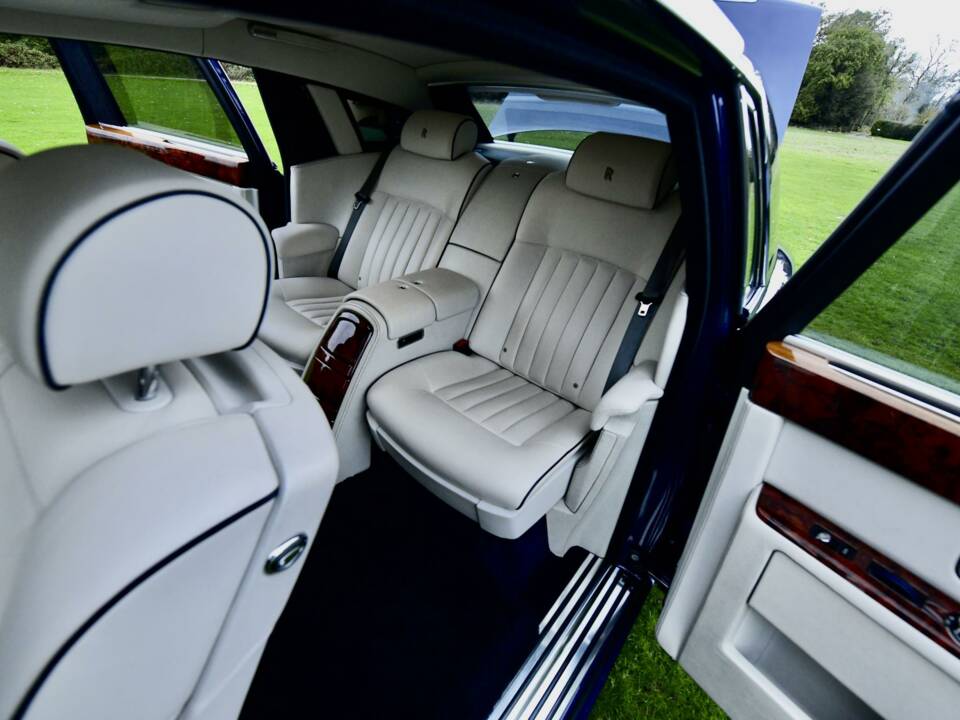 Image 45/50 of Rolls-Royce Phantom VII (2009)