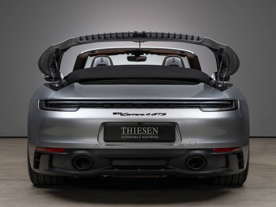 Image 12/31 de Porsche 911 Carrera 4 GTS (2024)