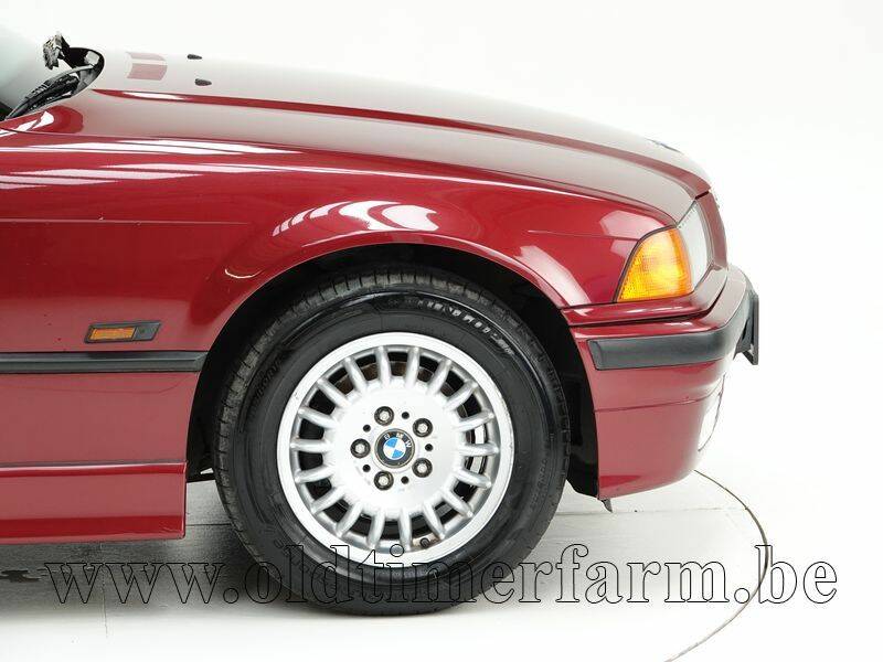 Image 9/15 de BMW 318i (1995)