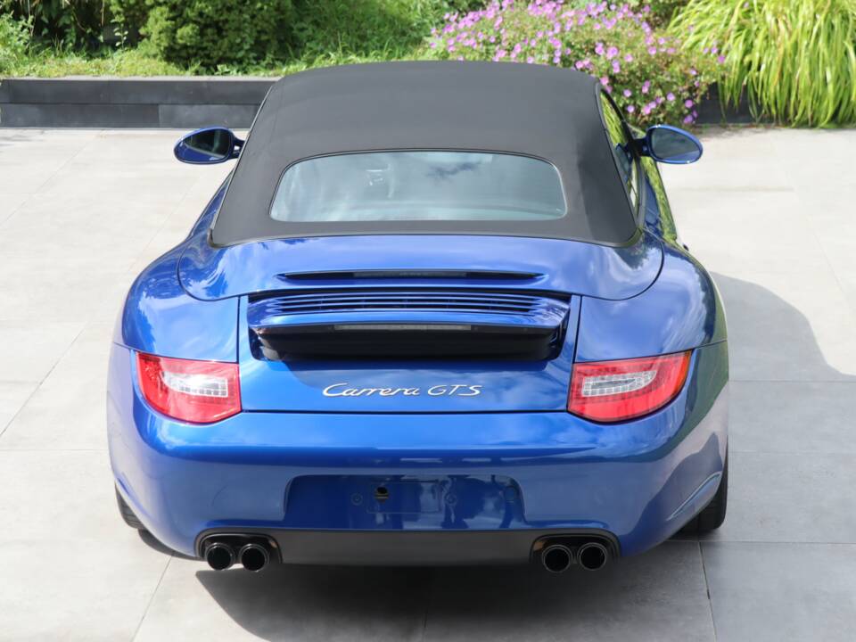 Bild 47/50 von Porsche 911 Carrera 4 GTS (2011)