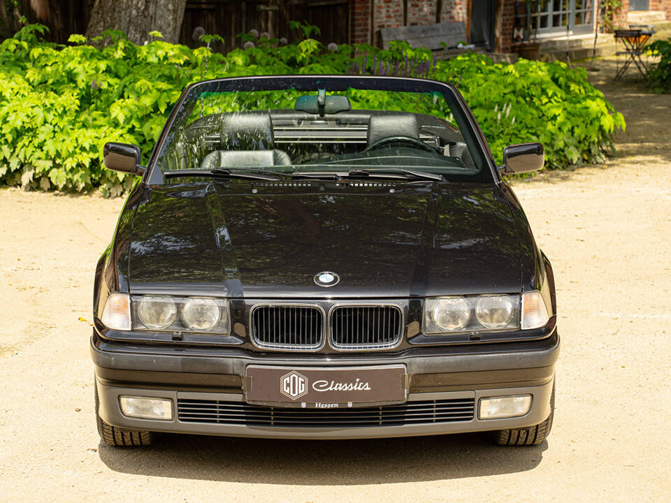 Imagen 19/99 de BMW 328i (1995)