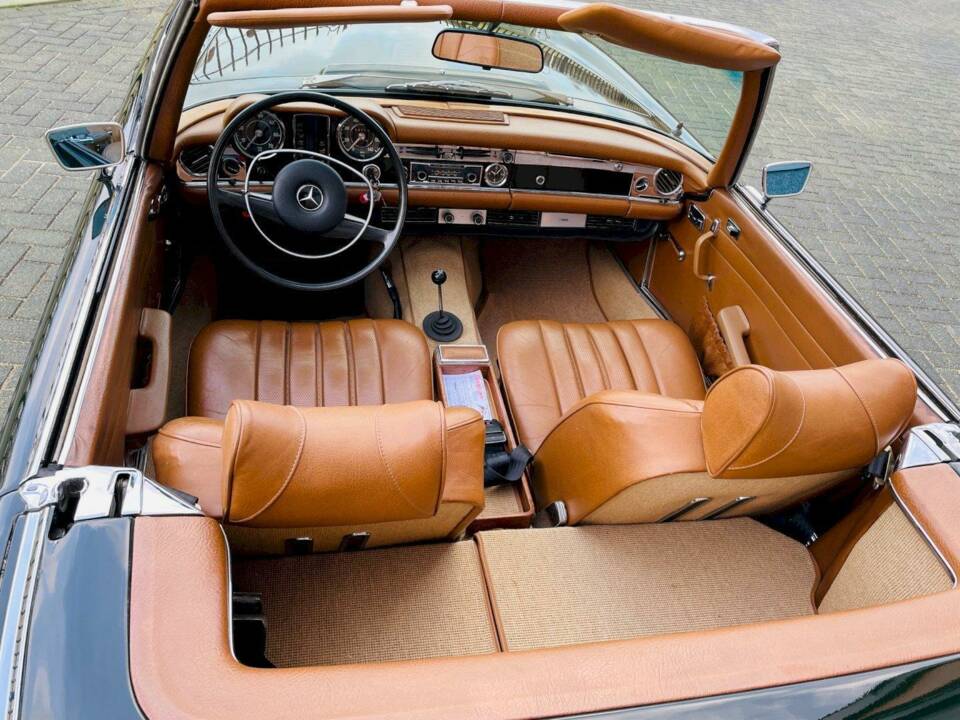 Image 20/36 de Mercedes-Benz 280 SL (1970)
