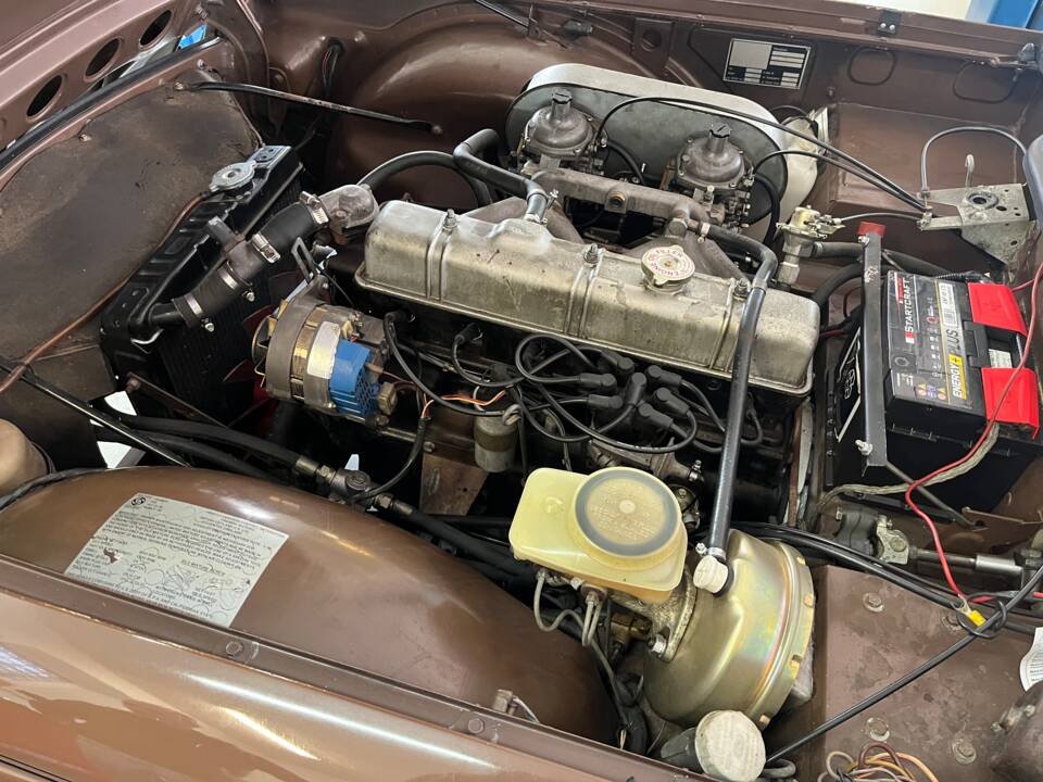 Immagine 29/50 di Triumph TR 6 (1974)