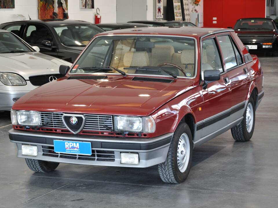 Bild 2/50 von Alfa Romeo Giulietta 1.8 (1985)