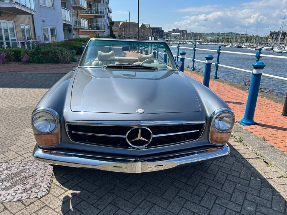 Image 27/39 of Mercedes-Benz 280 SL (1971)