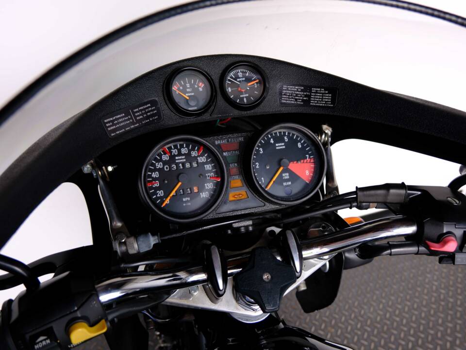 Image 75/91 of BMW R 90 S (1975)