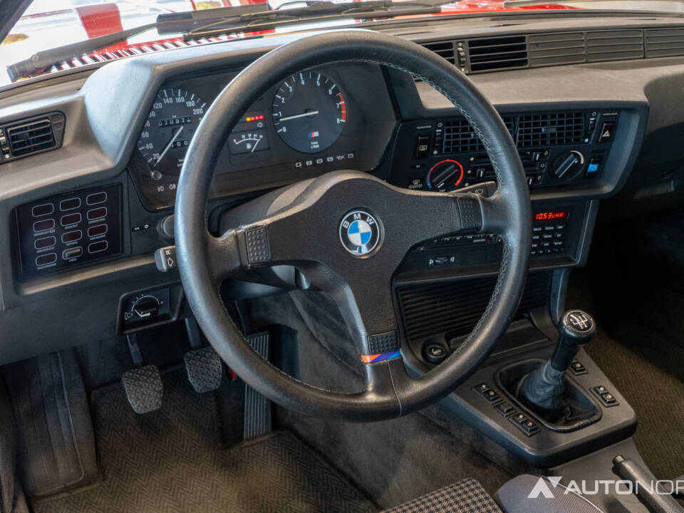 Image 38/51 of BMW M 635 CSi (1985)