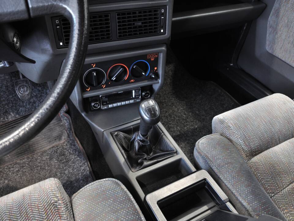 Image 20/34 de Alfa Romeo 75 2.0 Twin Spark (1987)