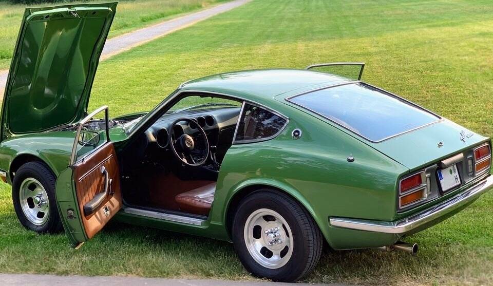 Image 7/8 of Datsun 260-Z (1974)