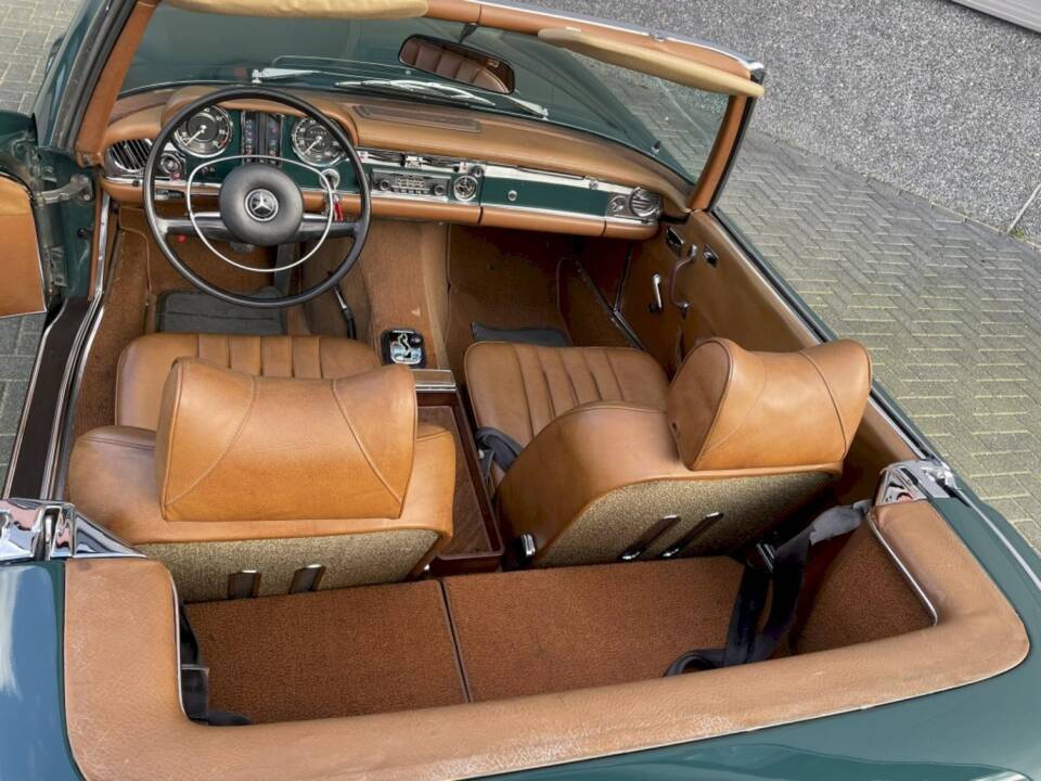 Image 15/37 of Mercedes-Benz 280 SL (1970)