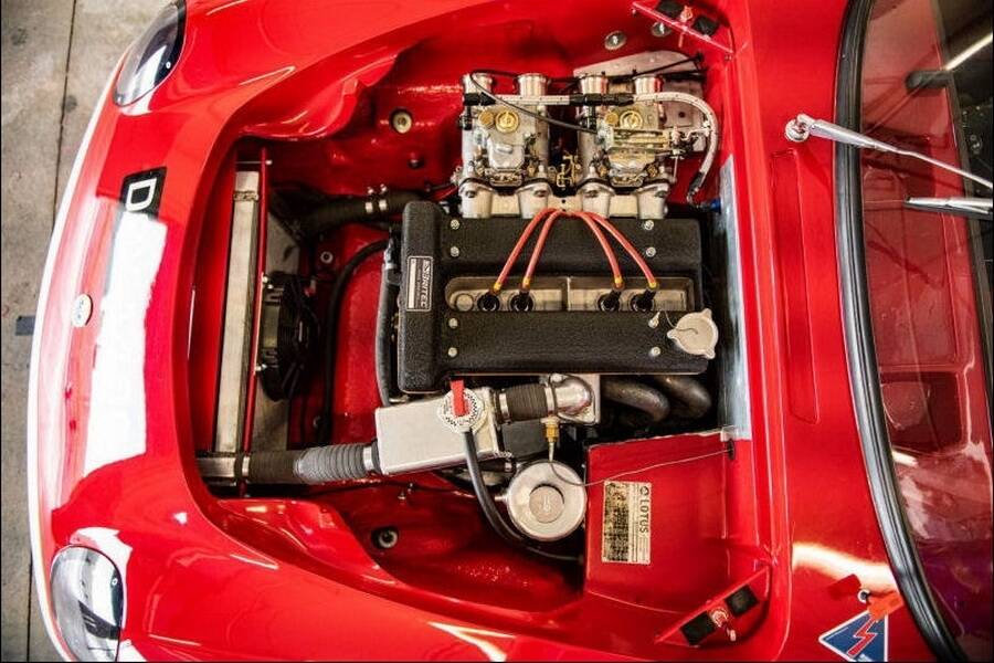 Image 17/45 of Lotus Elan (1965)