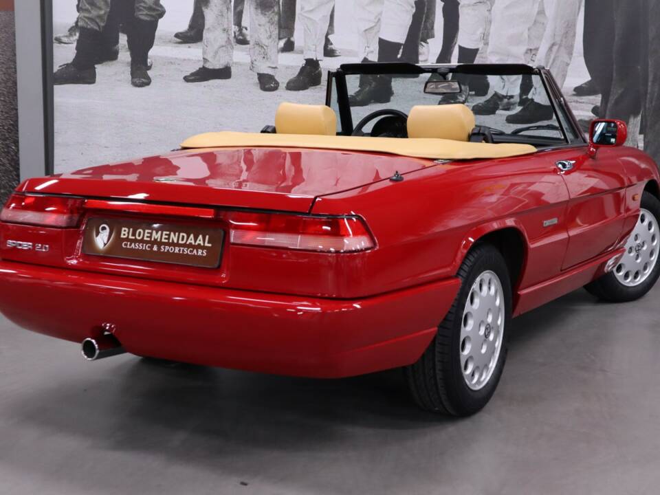 Image 37/48 de Alfa Romeo 2.0 Spider (1991)