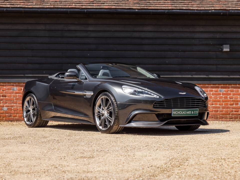 Imagen 1/57 de Aston Martin Vanquish Volante (2015)