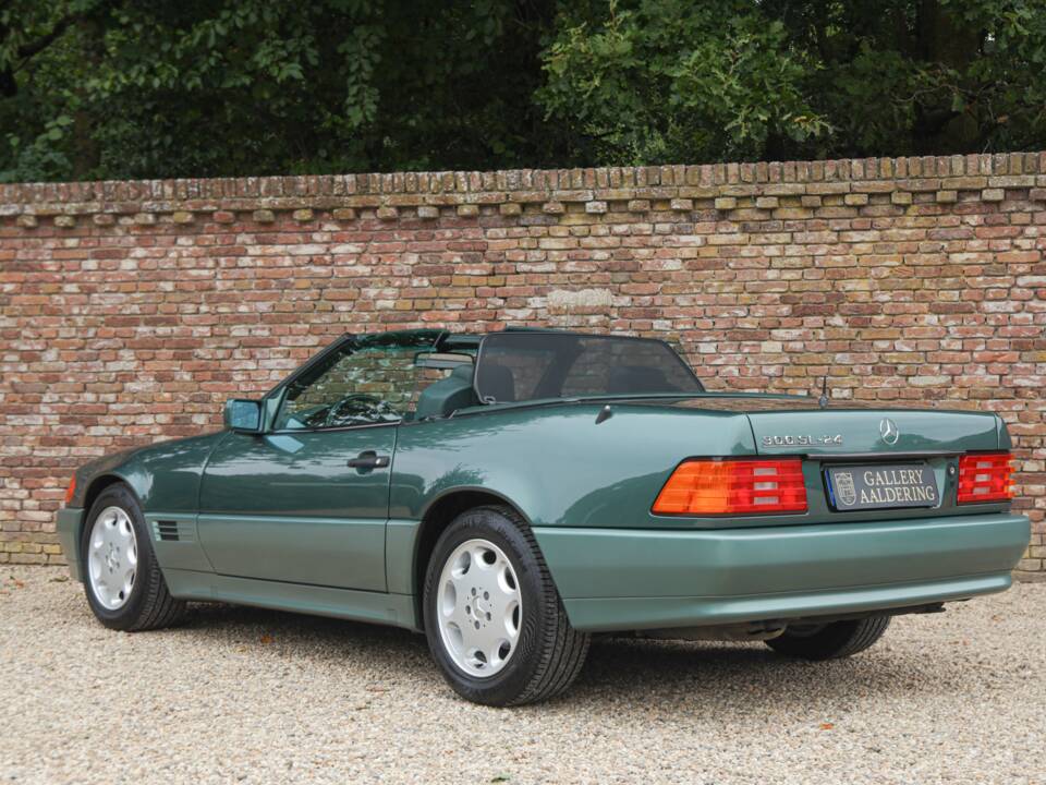 Obraz 2/50 pojazdu Mercedes-Benz 300 SL-24 (1992)