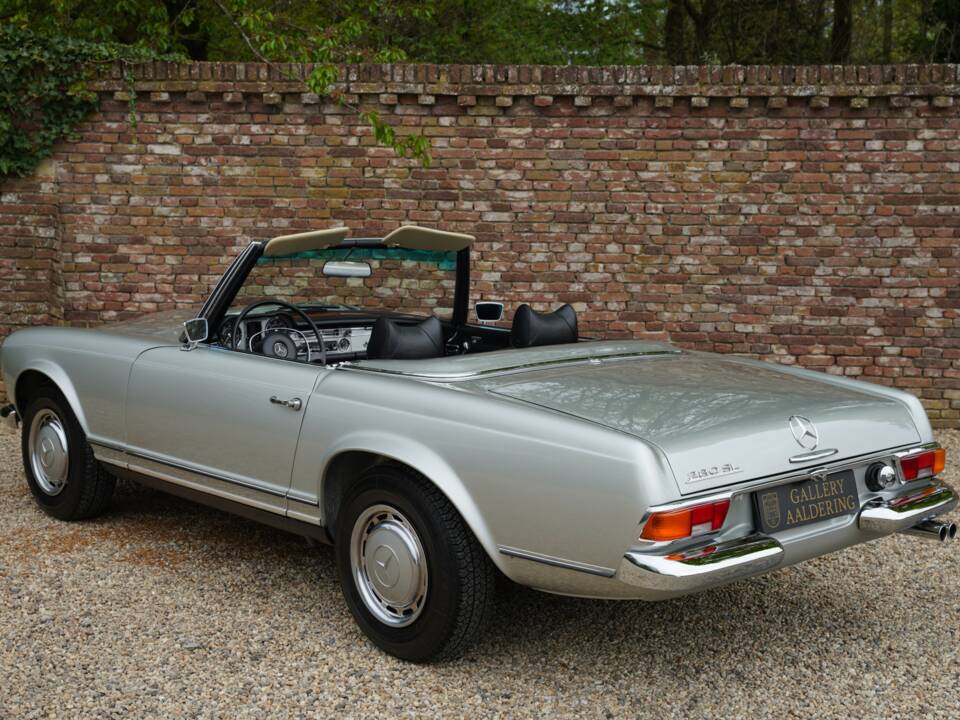 Imagen 2/50 de Mercedes-Benz 280 SL (1969)