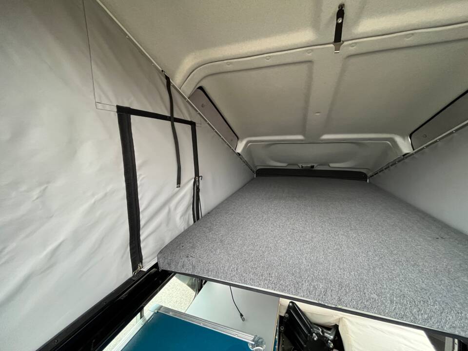 Image 49/93 of Land Rover Defender 110 (2014)