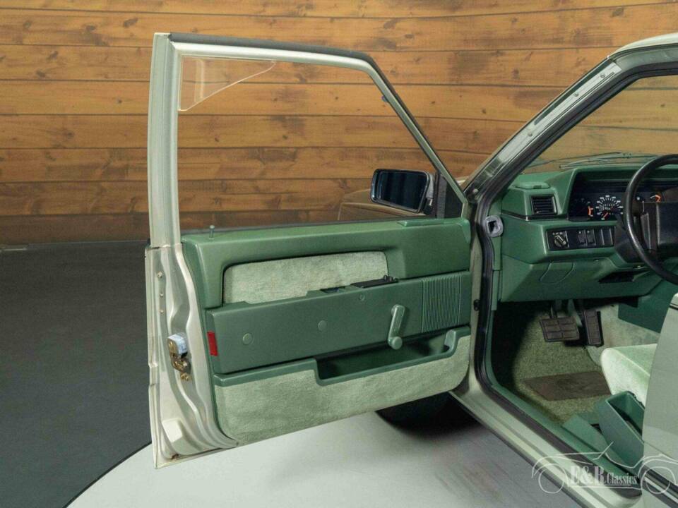 Image 11/19 of Volvo 760 GLE (1983)