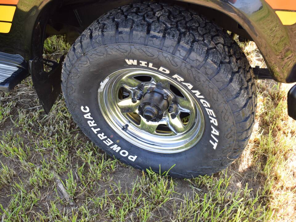 Image 6/17 of Toyota Land Cruiser FJ 62 (1987)