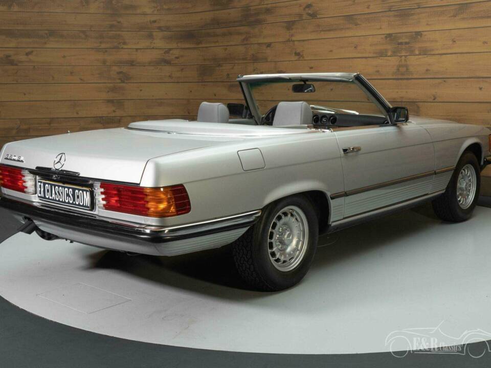 Immagine 5/19 di Mercedes-Benz 380 SL (1983)