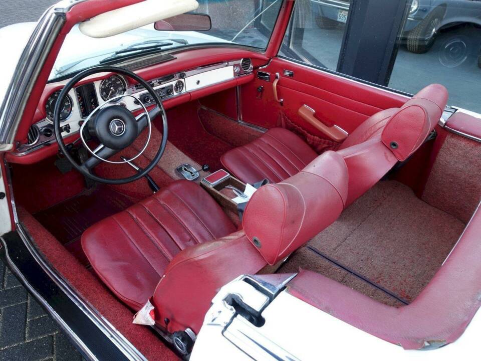 Immagine 20/36 di Mercedes-Benz 280 SL (1970)