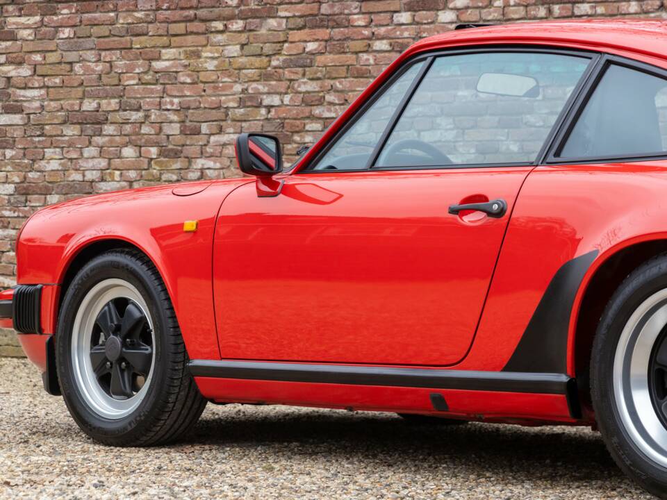 Bild 33/50 von Porsche 911 Carrera 3.2 (1988)