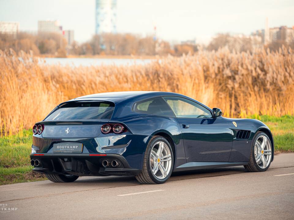 Bild 7/12 von Ferrari GTC4Lusso (2016)