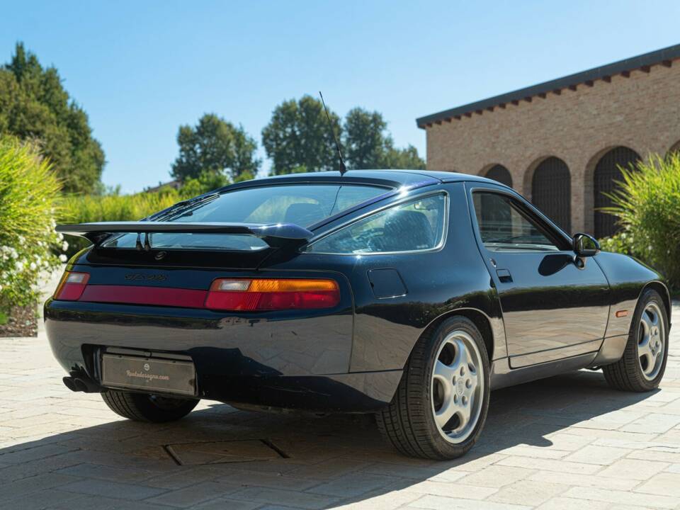 Afbeelding 10/50 van Porsche 928 GTS (1992)