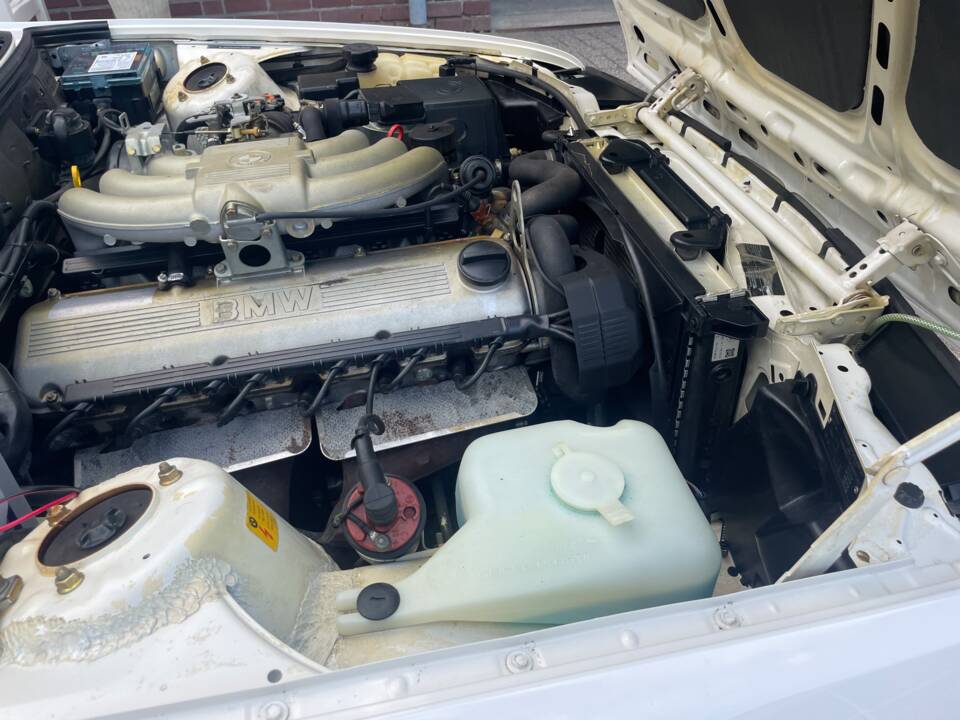 Bild 12/20 von BMW 325i (1989)