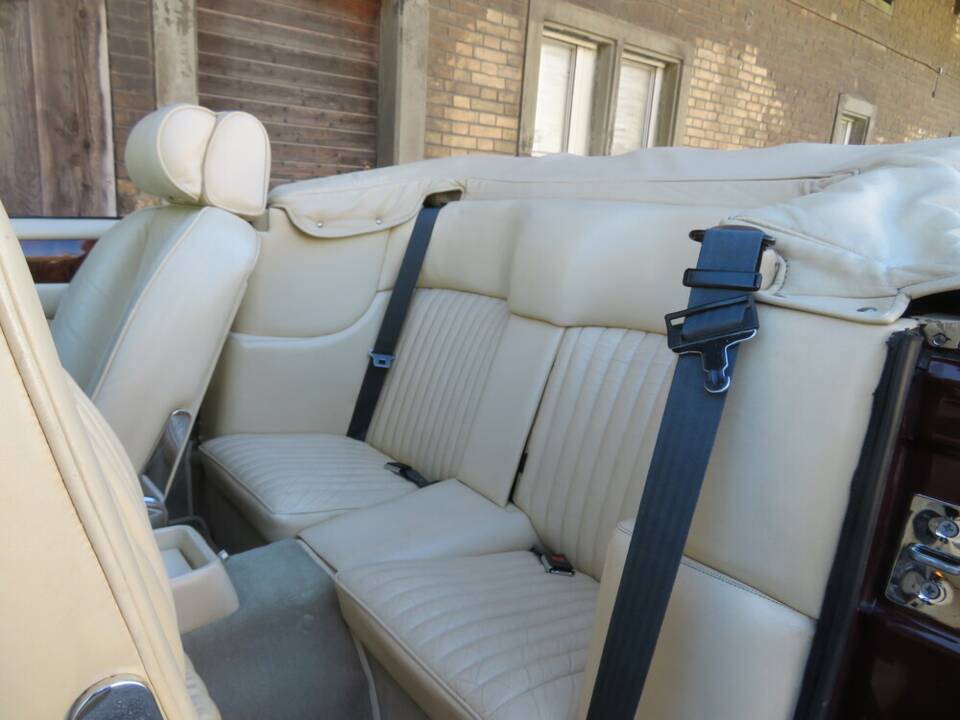 Image 11/22 of Aston Martin V8 Volante (1980)