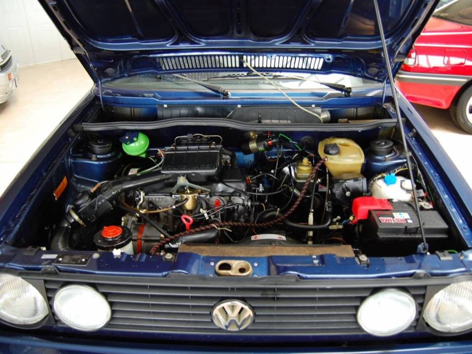 Bild 4/30 von Volkswagen Golf Mk I Convertible 1.6 (1992)