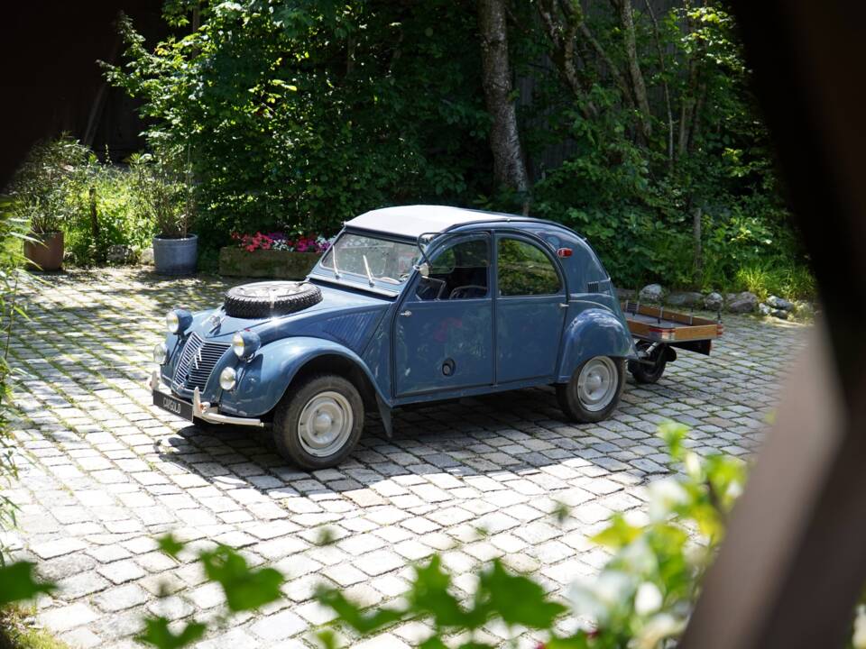 Image 13/43 of Citroën 2 CV Sahara 4x4 (1964)