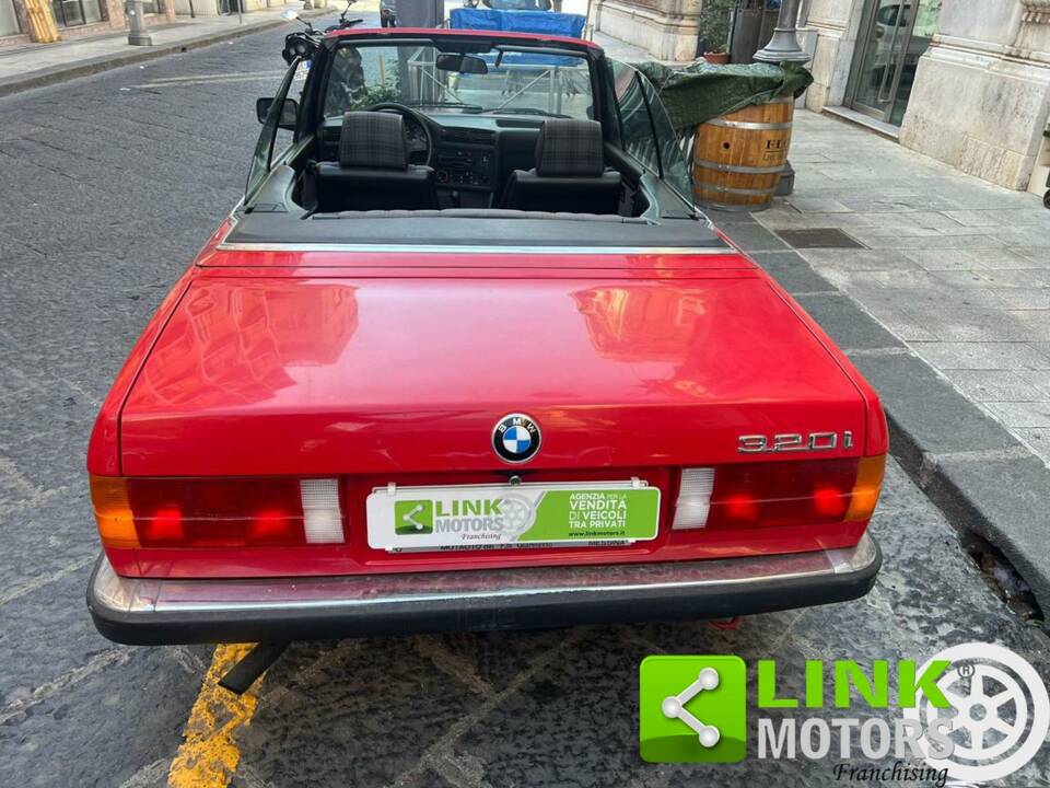 Afbeelding 6/10 van BMW 320i (1990)