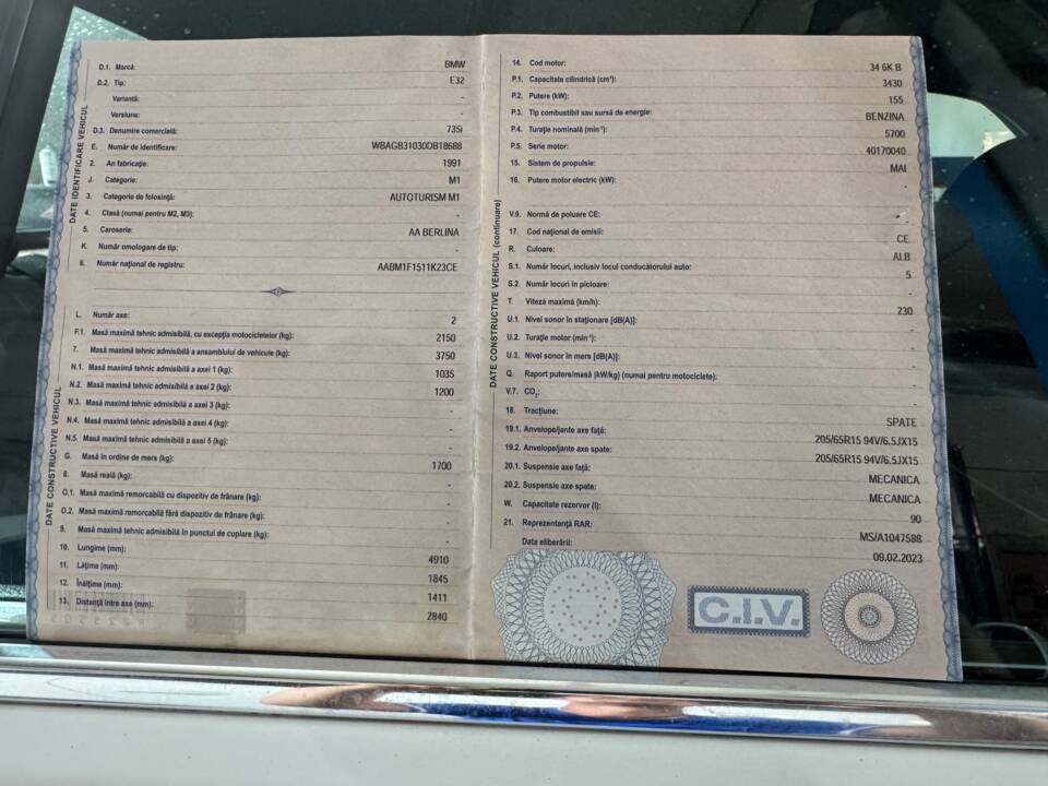 Image 36/37 of BMW 735i (1991)