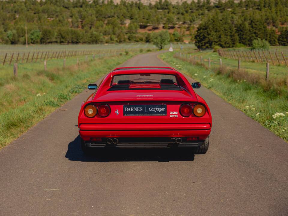 Image 6/60 of Ferrari 328 GTS (1986)