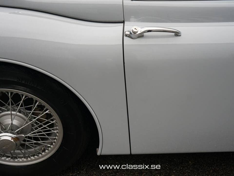 Image 14/31 of Jaguar XK 150 FHC (1958)