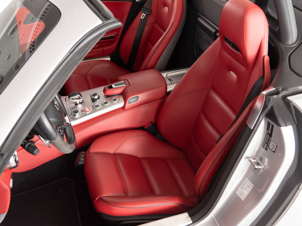 Image 29/48 of Mercedes-Benz SLS AMG Roadster (2012)