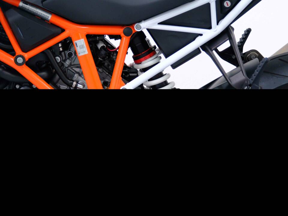 Image 51/83 of KTM 1290 Super Duke R (2018)